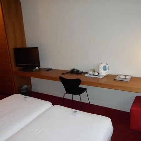 Corbie Hotell 3*
