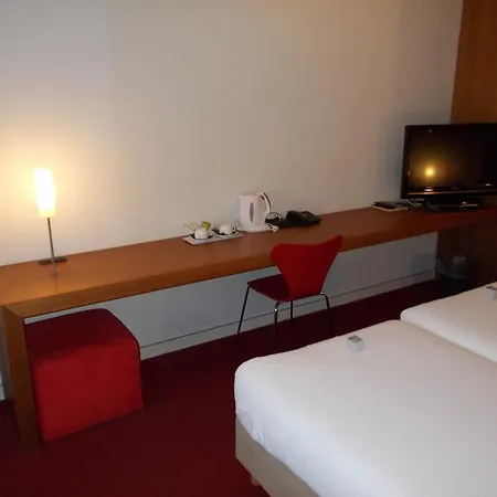 Corbie Hotell 3*