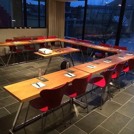 Corbie Hotell Lommel